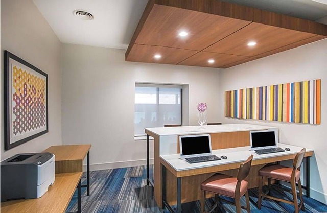 2-Star Hotel ∙ Holiday Inn Express Albany Downtown, an IHG Hotel