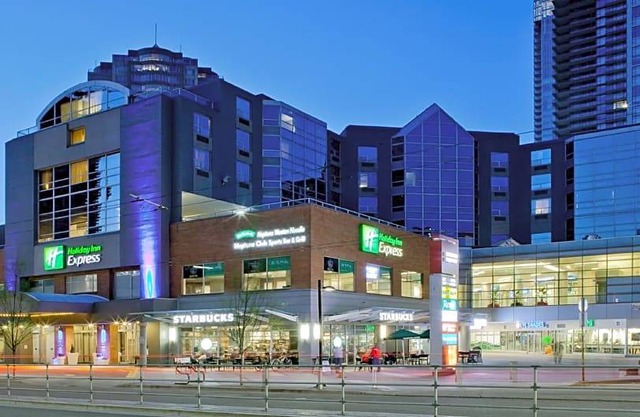 2-Star Hotel ∙ Holiday Inn Express Vancouver-Metrotown (Burnaby)