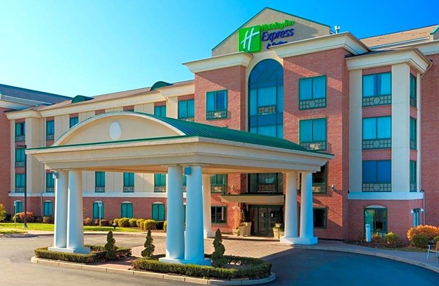 2-Star Hotel ∙ Holiday Inn Express Hotel & Suites Warwick-Providence Airport, an IHG Hotel