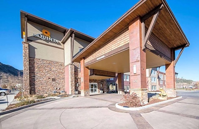 2-Star Hotel ∙ La Quinta by Wyndham Durango