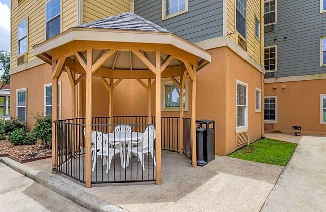2-Star Hotel ∙ MainStay Suites Port Arthur - Beaumont South