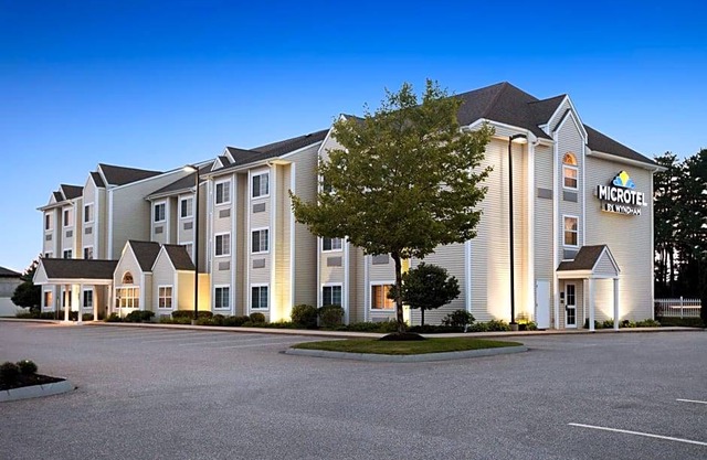 2-Star Hotel ∙ Microtel Inn & Suites Dover by Wyndham
