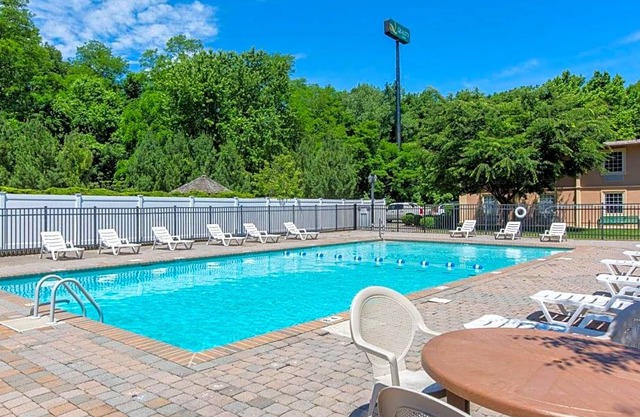 2-Star Hotel ∙ Quality Inn Ledgewood - Dover