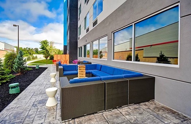 2-Star Hotel ∙ Tru By Hilton Syracuse-Camillus