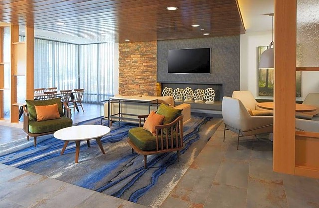 2-Star Hotel ∙ Fairfield Inn & Suites by Marriott Riverside Moreno Valley