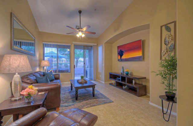 2 Story Condo: GOLF COURSE VIEW, Gated Community w/Heated POOL/SPA, 30 Day Min Stay
