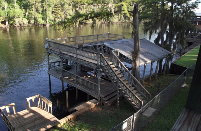 2 story Waterfront home on Big Cypress Bayou Caddo Lake