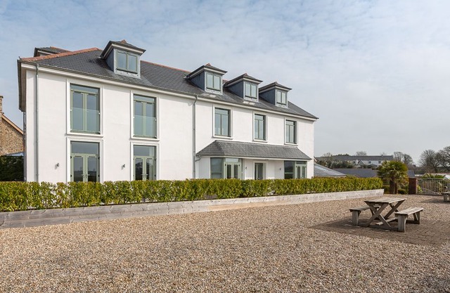 2 The Manor House, Hillfield Village, DARTMOUTH