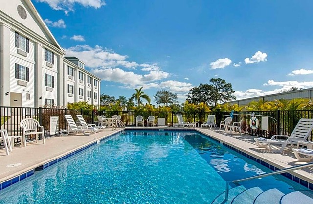 2-Star Hotel ∙ Quality Inn Palm Bay - Melbourne I-95