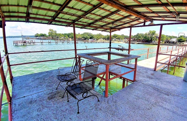 2 Waterfront Spacious Houses, Gated, 317 Ft Lighted Shaded Concrete Fishing Pier