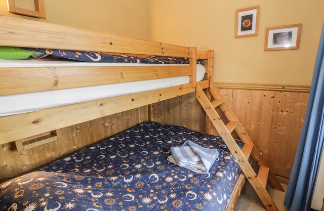 2 Waterloo Cottage, BLAENAU FFESTINIOG