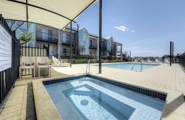 20 Apollo Quay.nPerfect for family getaway, groups, golf, crafts, or a reunion.