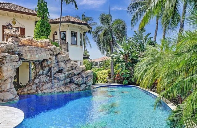 20 Million Mansion - Lagoon
