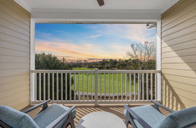 20% OFF 9/20–9/27! Elegant Pet-Friendly Fall Retreat – Reserve Today!