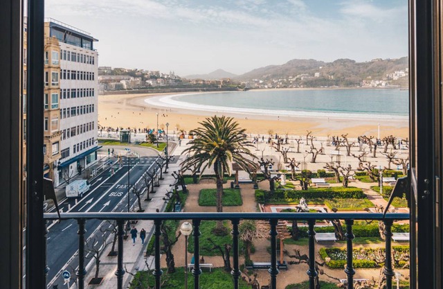 200 m² Apartment ∙ 4 bedrooms ∙ 8 guests
