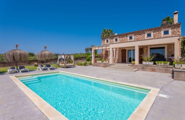 200 m² House ∙ 4 bedrooms ∙ 6 guests