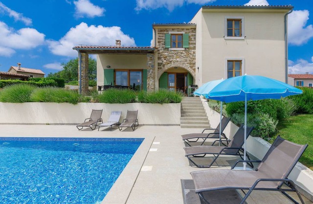 200 m² Villa ∙ 4 bedrooms ∙ 8 guests