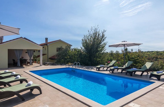 200 m² Villa ∙ 4 bedrooms ∙ 8 guests