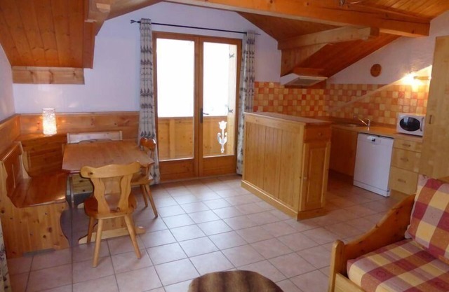 200m from ski slopes, 2nd floor, tv, ski locker, 50m², Pralognan-la-Vanoise
