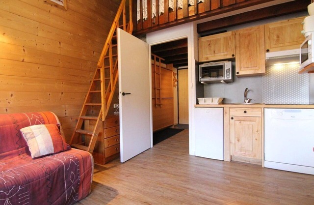200m from ski slopes, 5th floor, balcony, tv, ski locker, 28m², Alpe d'Huez