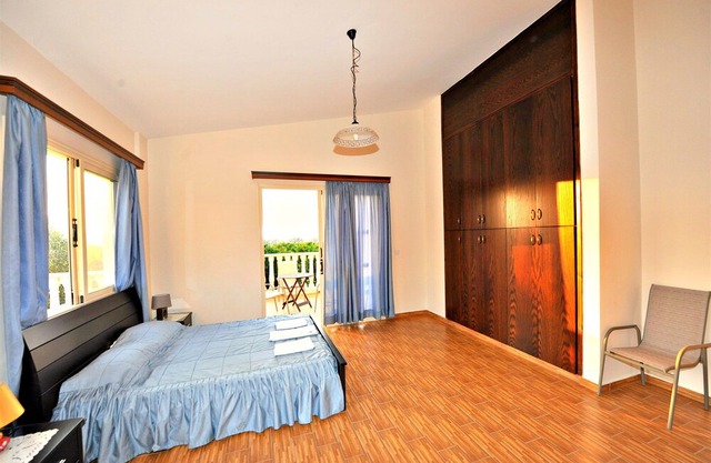 200m to Argaka Beach - 4 Bed Villa - Private Swmming Pool - Wifi