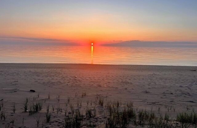 (2026 OPEN!) Historic Lakefront Home with 100 Feet of Private Beach!
