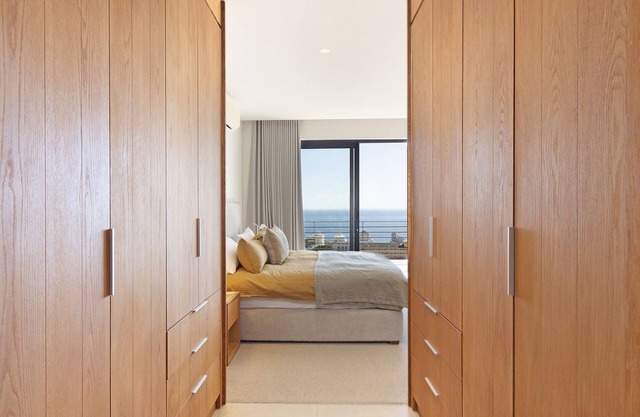 203 Alpha One - stylish luxe apartment by HMH