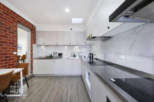 208 Queen BR with Fast WiFi - Brunswick East