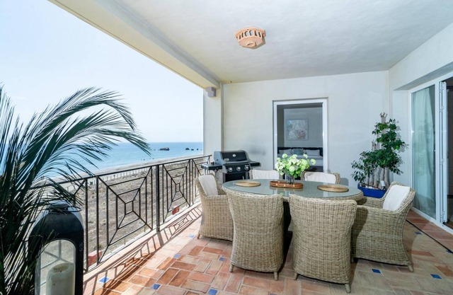 210 m² Apartment ∙ 3 bedrooms ∙ 6 guests