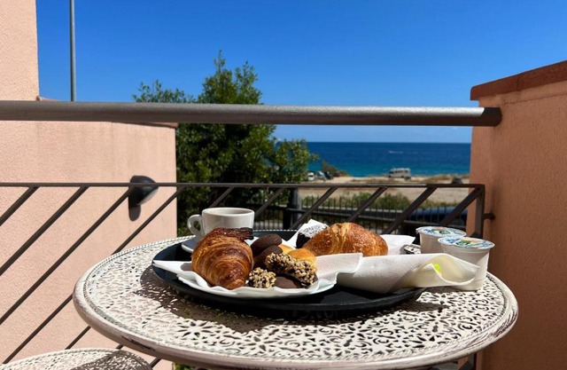 215 addaura luxury room