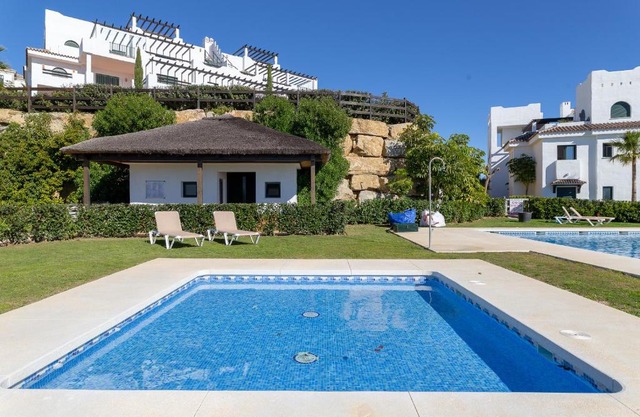 2193-Modern apt with terrace and seaview
