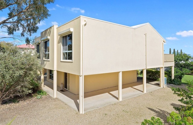 22 Broadbeach Drive Carrickalinga