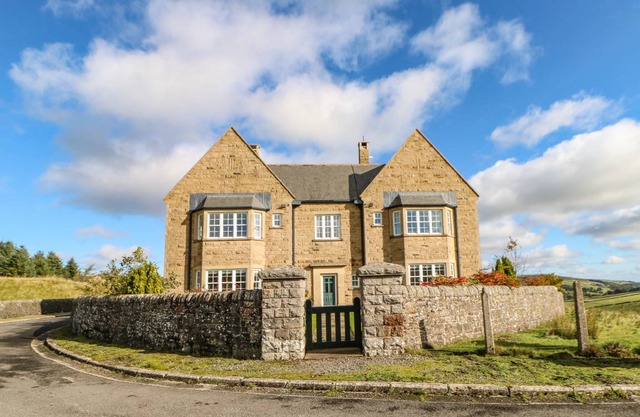 220 m² Cottage ∙ 9 bedrooms ∙ 18 guests