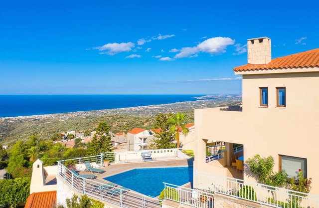 220 m² Villa ∙ 3 bedrooms ∙ 6 guests