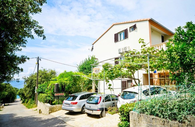 Apartments Ivan Kožino 