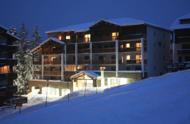 Foot Of The Slopes Terrace Ski Locker 