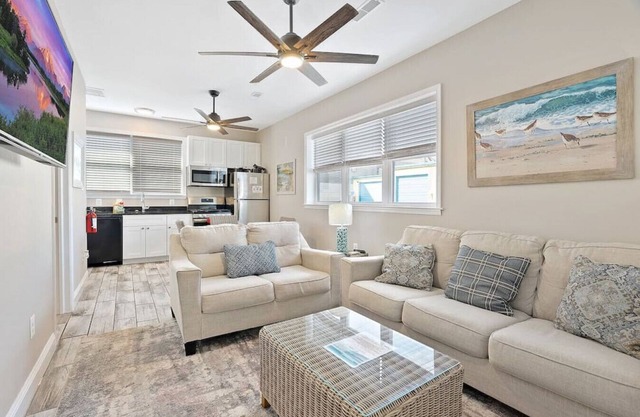 231 33rd st, Unit C (back lower) · Surfer's Hideway ★ Parking ★ Near Lighthouse