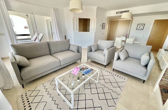 24 - Apt. in La Mairena Forest, Ojen