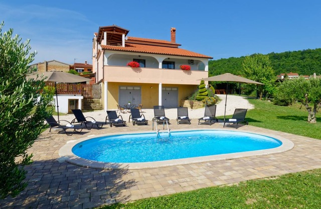 240 m² House ∙ 5 bedrooms ∙ 10 guests