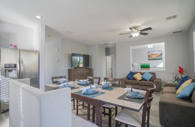 2400SqFt House 6beds 3bath Pool table BBQ