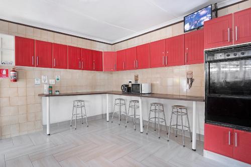 25 Jacaranda Lodge & Backpackers