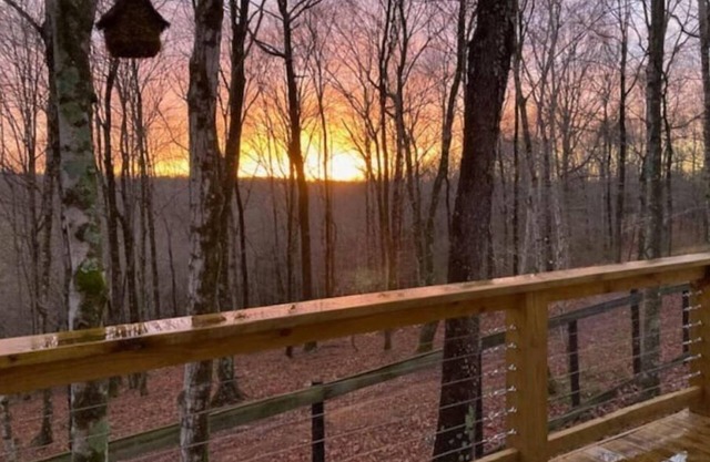 25 miles from downtown Nashville