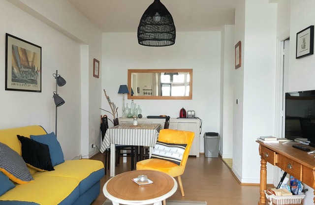 250 m from the beach on the pearl of the Gulf