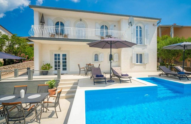250 m² Accommodation ∙ 4 bedrooms ∙ 10 guests