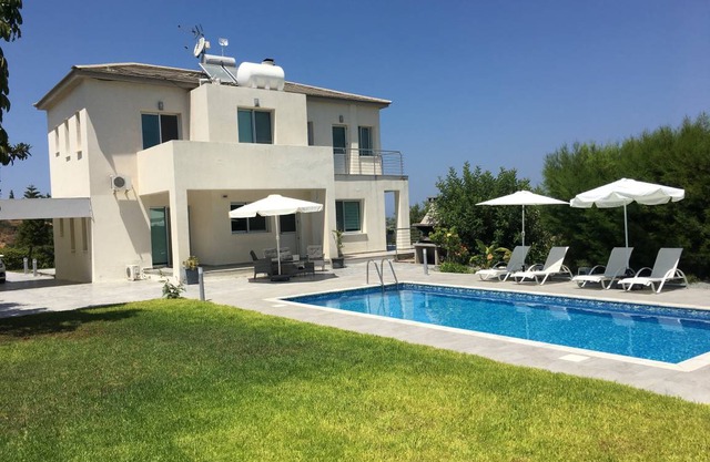 250 m² Villa ∙ 4 bedrooms ∙ 8 guests