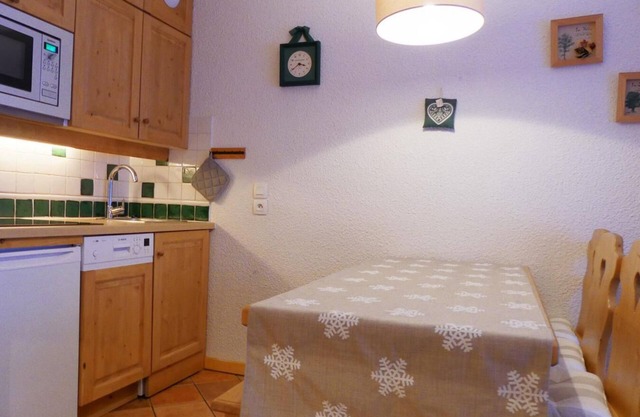 250m from shops, 1st floor, view limited, balcony, 30m², Méribel-Mottaret