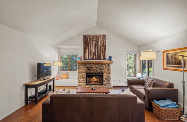252 McCloud Upper level unit
