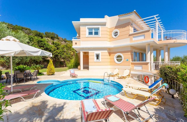 255 m² Villa ∙ 5 bedrooms ∙ 12 guests