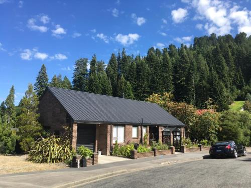 Alpine Avenue 