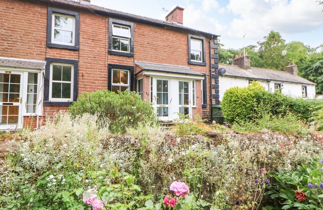 27 BONGATE, pet friendly, with open fire in Appleby-In-Westmorland